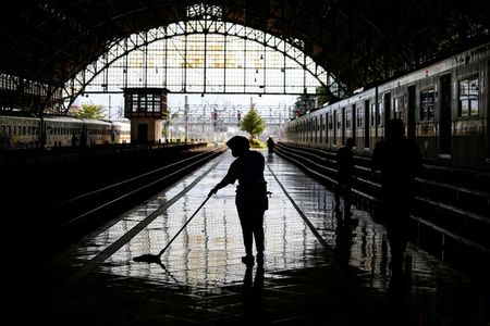 インドネシアで豪雨、首都の大半が機能不全に