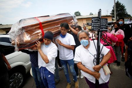 メキシコ市の死者、過去4年の平均を8000人上回る　コロナ影響か