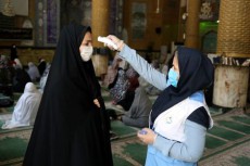 イラン、新型コロナ死者が1万人突破　規制緩和後に急増