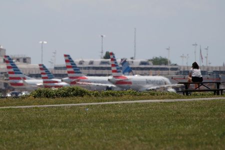 トランプ氏大統領令発動も、航空会社の大量解雇回避へ＝補佐官