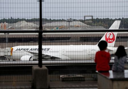 ＪＡＬ、通期の純損益見通しを2870億円の赤字に上方修正