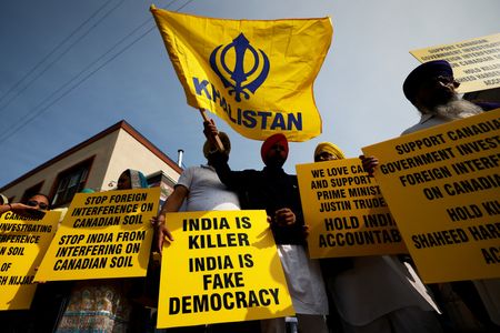 カナダのインド大使館前などでシーク教徒殺害事件巡り抗議デモ