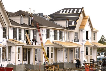米8月新築住宅販売8.7％減の67.5万戸、ローン金利上昇が重し
