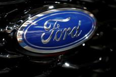 フォードが通期業績見通し撤回、第3四半期利益は予想に届かず