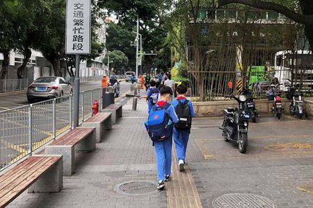 中国の教育サービス企業、規制強化で学習塾事業を切り離しか