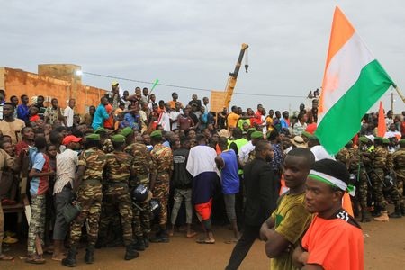 仏大使がニジェール出国、クーデター後に関係悪化