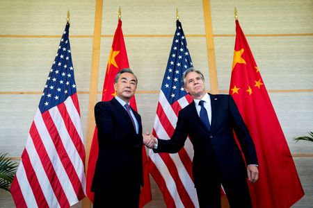 米中関係安定化に「包括的」対話必要、中国外相が米国務長官に