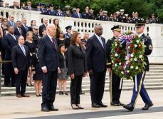 バイデン米大統領、戦没将兵追悼式典に出席