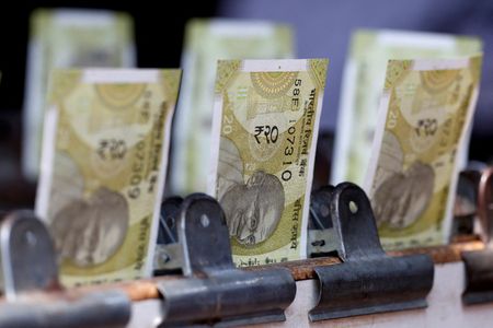 インド国債、海外マネー流入　ＪＰモルガンの指数組み入れ控え