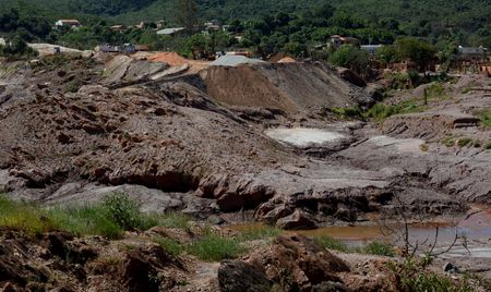 ブラジル鉱山ダム決壊、3社が300億ドル弱の賠償で当局と合意