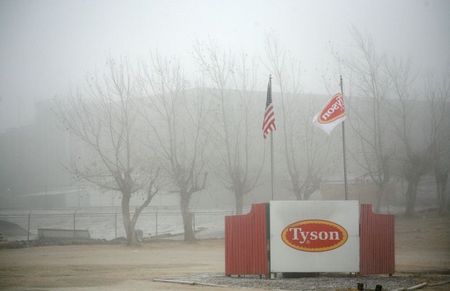 米タイソン・フーズ、精肉不足を警告　コロナで工場閉鎖相次ぐ