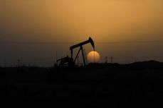原油先物1％高、米コロナ景気刺激策に期待