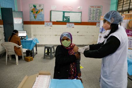 インド、新型コロナ抑制を宣言　2割の地域で1週間新規感染なし
