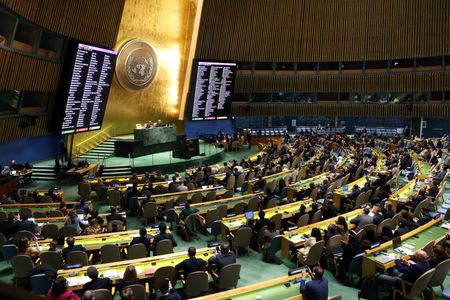 国連、ガザの「人道的休戦」決議採択　圧倒的賛成多数で