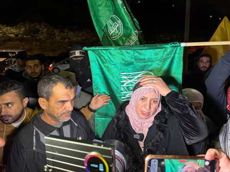 ガザ人質新たに12人解放、拘束パレスチナ人30人釈放　戦闘休止5日目