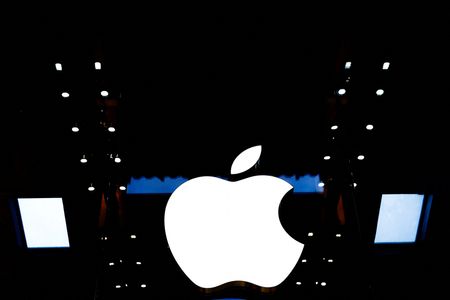 アップルのＡＩサービス、当初予定より遅れて投入へ＝ＢＢＧ