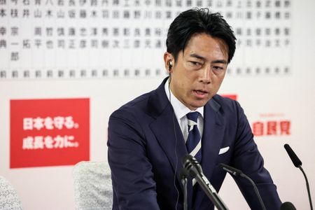 小泉自民選対委員長が辞任、「責任取るのが最低限の対応」