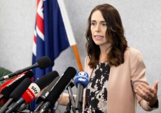 ニュージーランドで外出制限緩和、首相「感染ほぼ排除」と評価