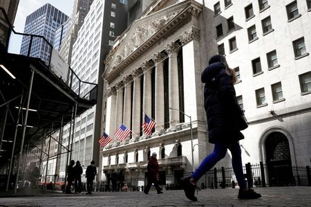 米国株式市場＝ダウ・Ｓ＆Ｐ3週ぶり値上がり、ハイテク底堅く