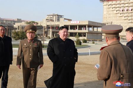 金正恩氏は元山に滞在か、衛星画像に金氏の船