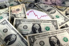 ドル下落、月末フローが重し　ユーロ高い＝ＮＹ市場