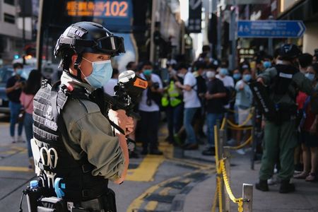 香港で国家安全維持法案に反対するデモ、少なくとも53人逮捕