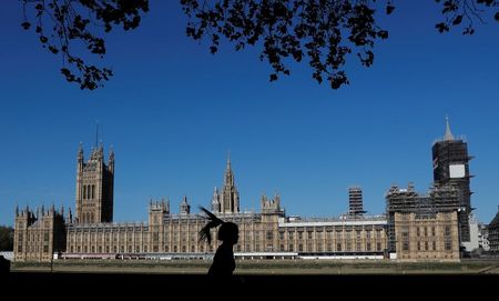 英財務相、11月25日に1年間の政府支出計画発表へ