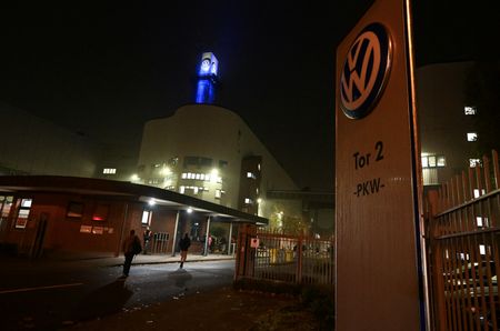 独ＶＷ労働者、12月上旬にも全国で警告ストの可能性