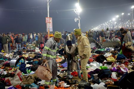 インド「世界最大の宗教行事」で群衆事故、7人以上死亡