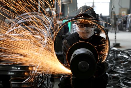 中国6月ＰＭＩ、製造業・非製造業とも4カ月ぶり50超え　封鎖解除で