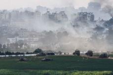 イスラエル、ガザ展開の戦車画像公開　地上部隊前進か