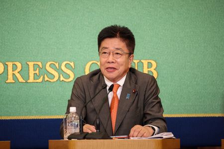 焦点：新財務相に加藤氏、解散にらみアベノミクス色　近く補正予算編成