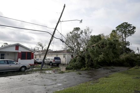 米エネルギー各社、生産施設のハリケーン被害の調査開始