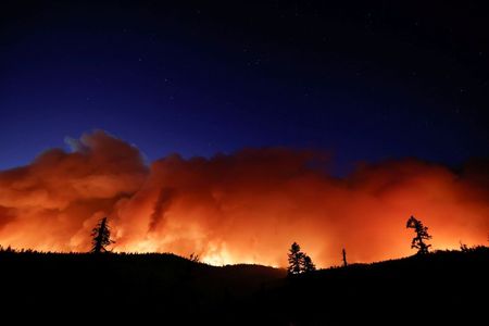 米加州の山火事 リゾート地のタホ湖近くで住民や観光客が避難 記事詳細 Infoseekニュース