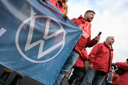 独ＶＷ取締役会、コスト削減強化を要求＝報道