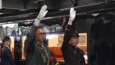 JR九州の新しい観光列車「かんぱち・いちろく」博多駅で運行開始
