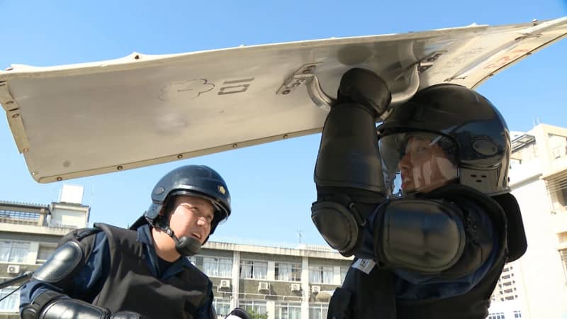 訓練・装備に男女差無し　今年春に初の女性隊員が加わった「福岡県警機動隊」　女性記者が体験入隊