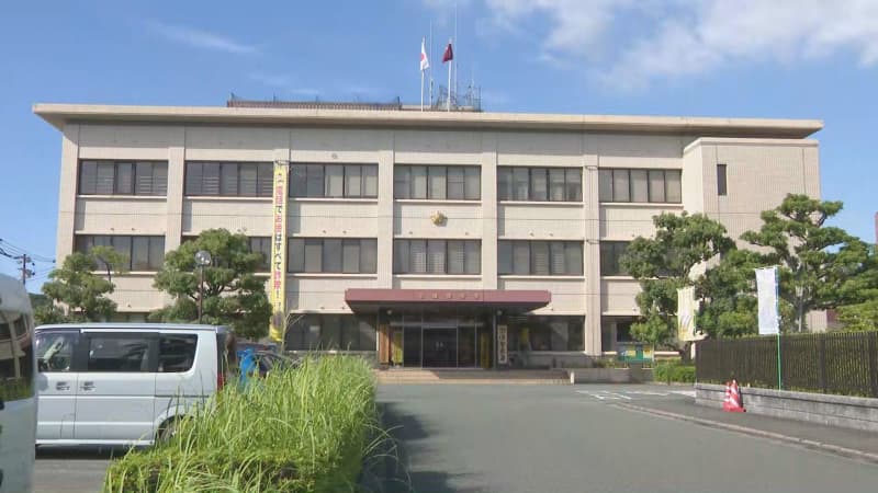 海岸で座り込んでいる８６歳の男性が死亡