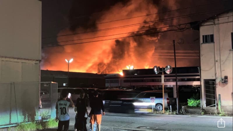 産廃業者倉庫で火事　約19時間後に鎮火