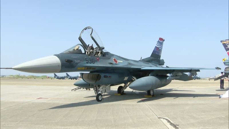 航空自衛隊築城基地開設70周年記念　特別塗装のF‐2戦闘機２機がお披露目