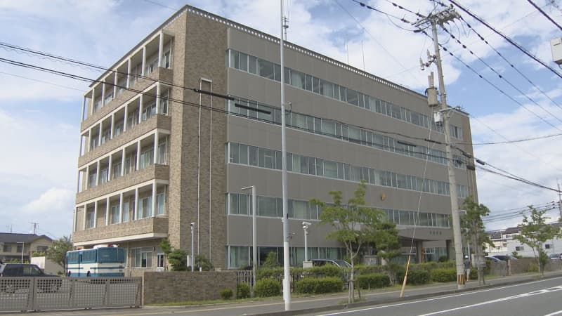 大麻24本を車の給油口に隠し持っていたとして会社員の男を現行犯逮捕