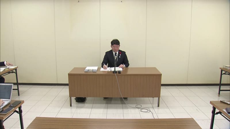 女子トイレ侵入→女子高校生を盗撮→略式命令　24歳男性教諭を懲戒免職処分　SNSで私的やりとりの教諭は戒告　福岡県教委