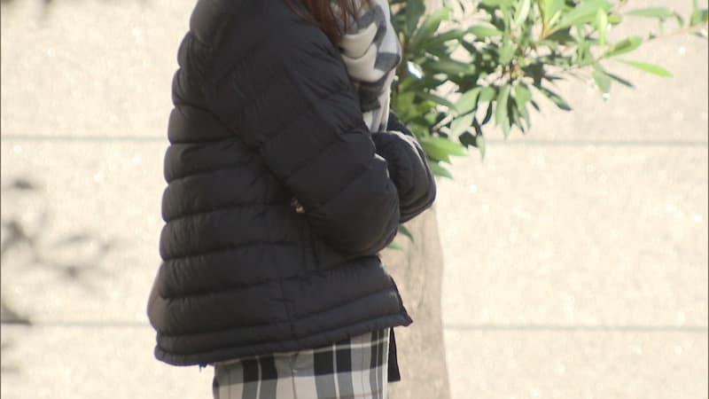 「久しぶりにヒートテックを着るぐらい寒かった」今シーズン１番の寒さ　街の通勤風景に＂マフラー＂＂コート＂姿