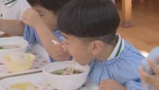 小学校に福岡名物「屋台」　久留米の幼稚園では給食に「大砲ラーメン」