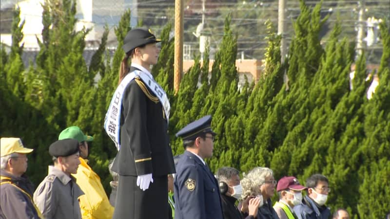 「ワンチームで」女子ラグビー日本代表キャプテンが一日警察署長に　年末年始特別警戒