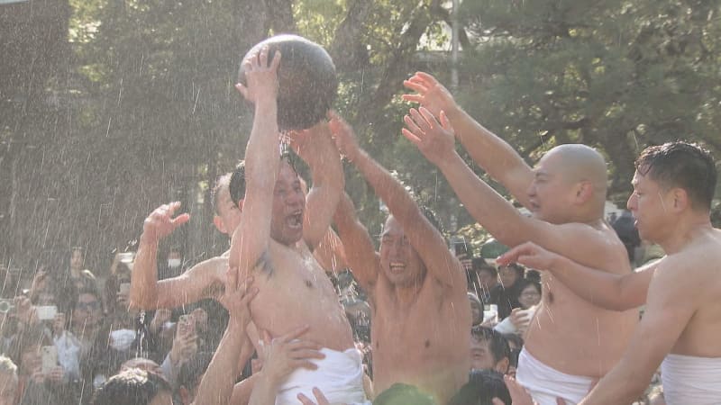 600年続く祭り「玉せせり」　陸側が"豊作"、浜側が"豊漁"を祈願　今年は陸側が玉を奉納し豊作期待