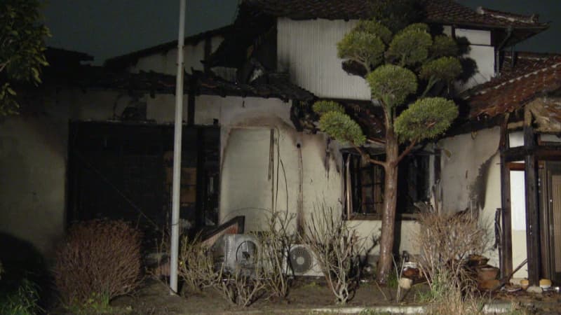 「家が燃えています」住宅1棟全焼　玄関付近で倒れていた高齢の女性が意識不明の重体　住人の女性か　福岡市南区