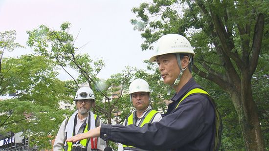 土砂が流れたプロセス「単純ではない」愛媛 松山城・城山の土砂崩れから３日　愛媛大学の教授らが発生現場で調査