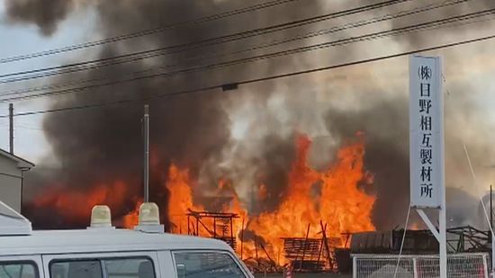 「乾燥機から出火」伊予市の製材所で火事 住宅2棟に延焼 けが人なし