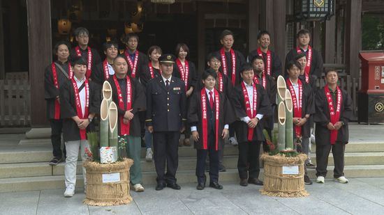 南極で日本のお正月を 宇和島から南極観測船に門松を贈呈 今年50回目